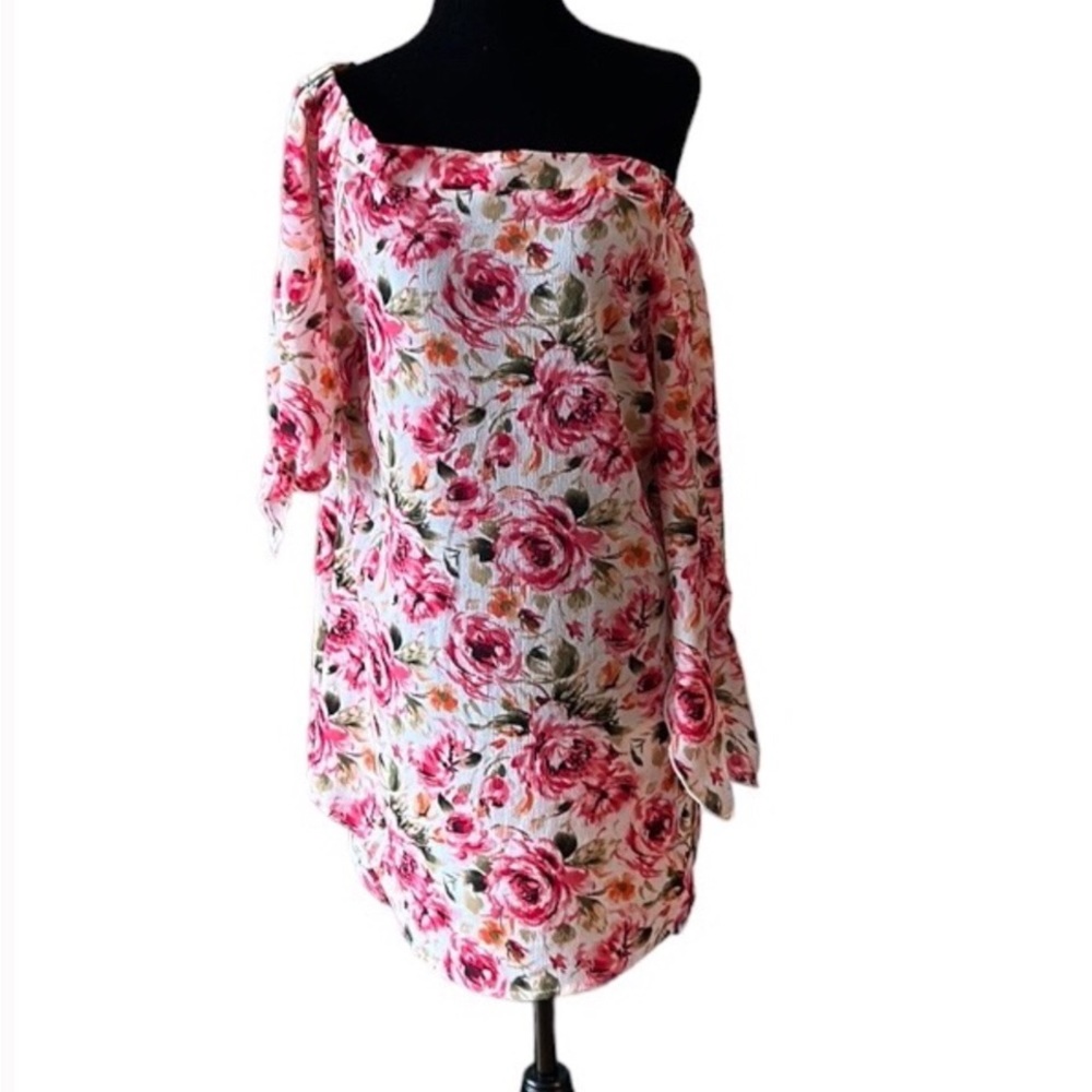 Floral Ripe high/low dress with tie sleeves. Wear off shoulder. Sz M. NWOT.